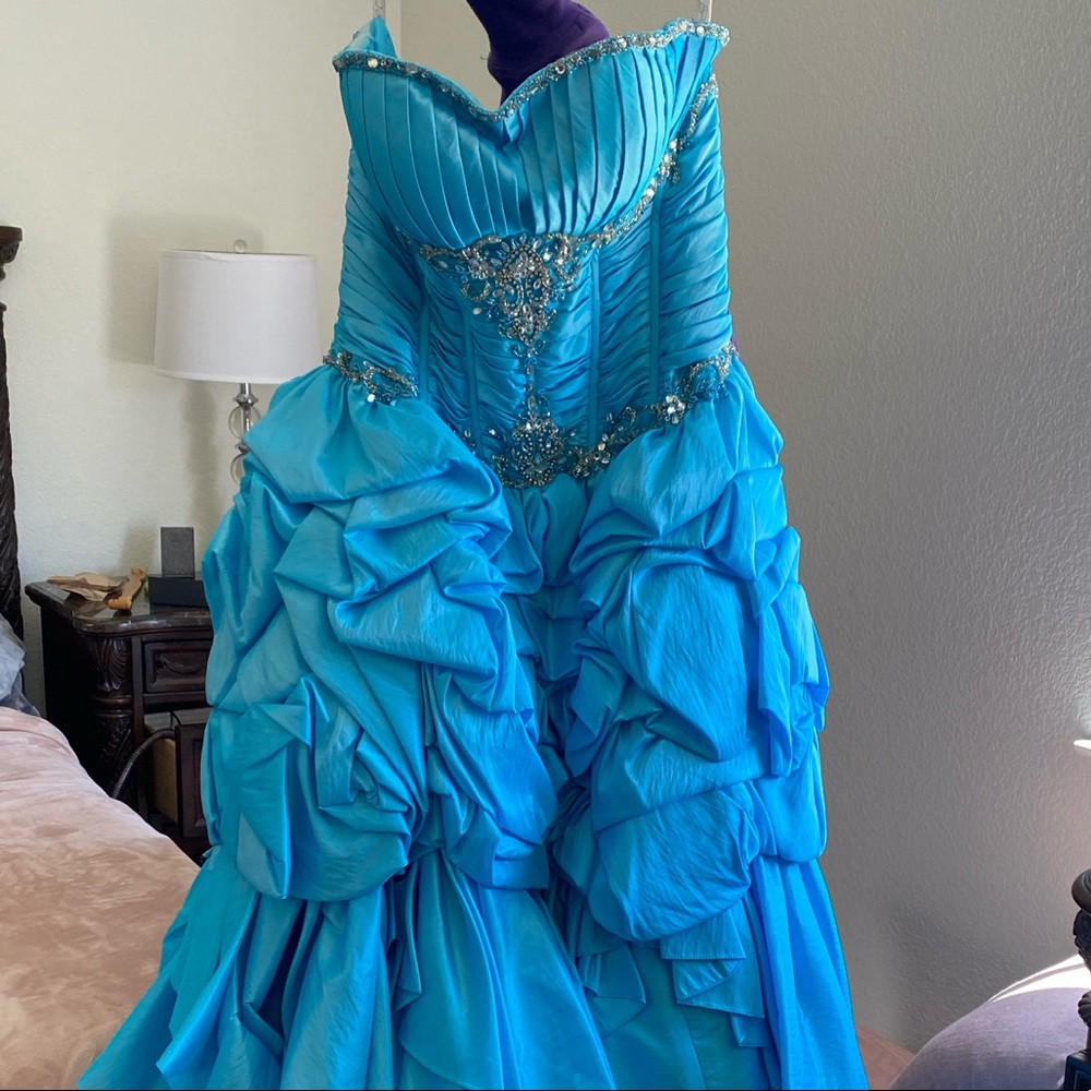 Formal dress for prom or  quinceanera - skirt separates at knee to a short.